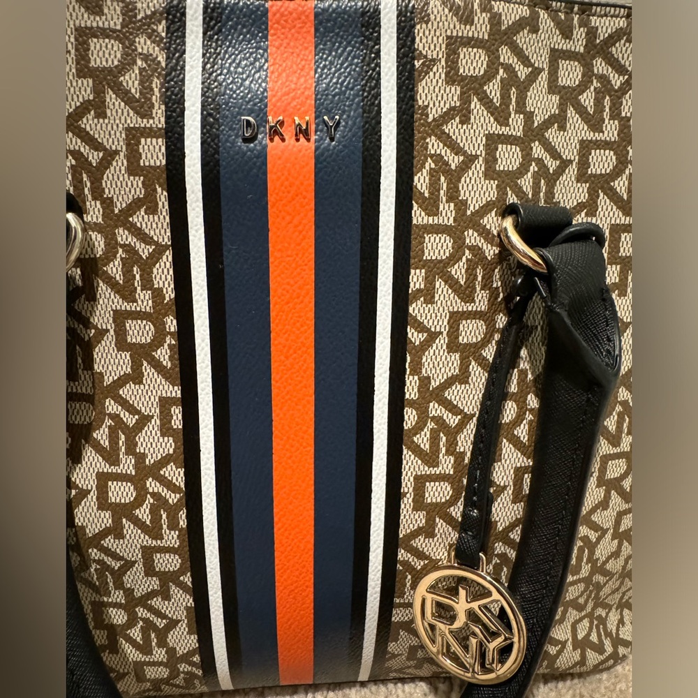 Crossbody and shoulder bag
